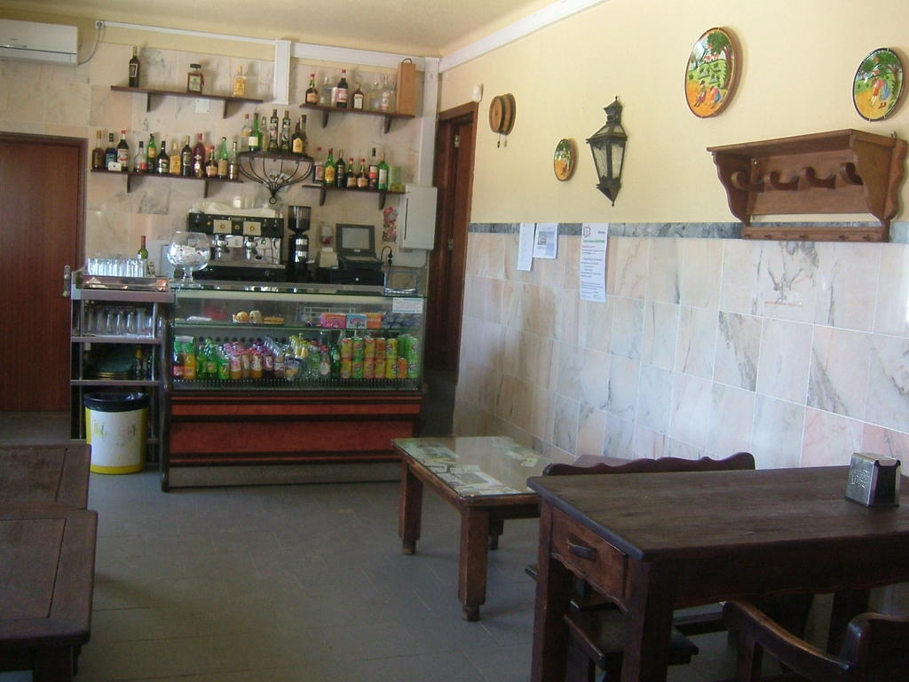 "O Viajante" Low Cost Hotel Estremoz Bagian luar foto
