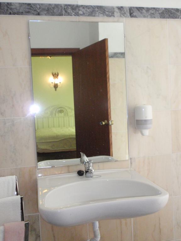"O Viajante" Low Cost Hotel Estremoz Ruang foto