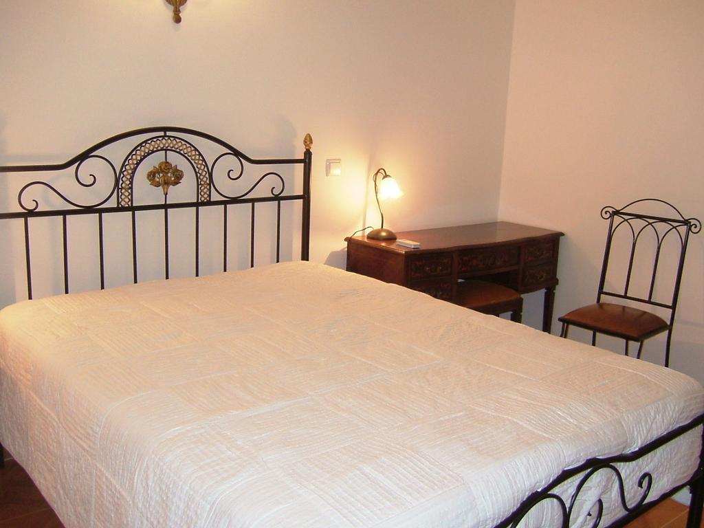 "O Viajante" Low Cost Hotel Estremoz Ruang foto