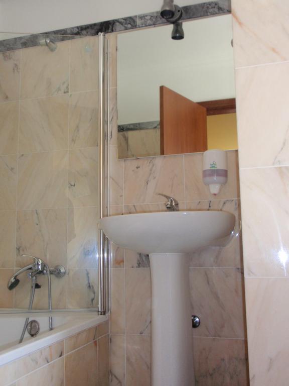 "O Viajante" Low Cost Hotel Estremoz Ruang foto
