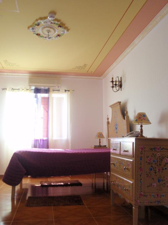 "O Viajante" Low Cost Hotel Estremoz Bagian luar foto