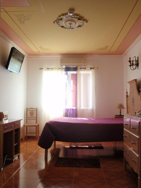 "O Viajante" Low Cost Hotel Estremoz Bagian luar foto