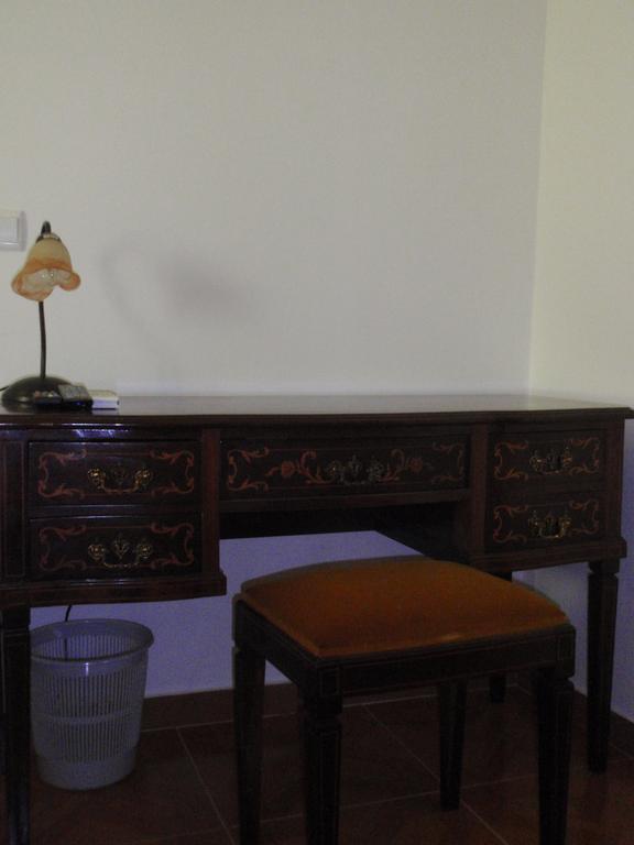 "O Viajante" Low Cost Hotel Estremoz Ruang foto