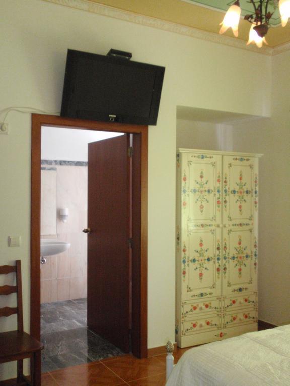 "O Viajante" Low Cost Hotel Estremoz Ruang foto