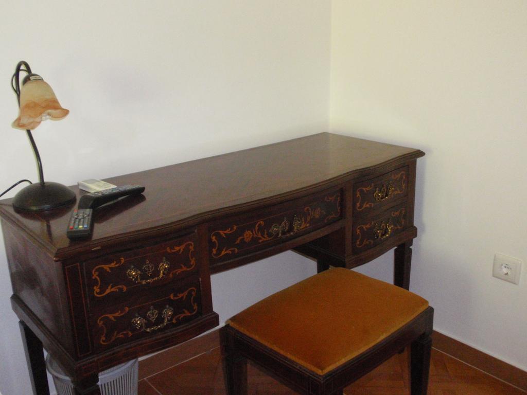 "O Viajante" Low Cost Hotel Estremoz Ruang foto